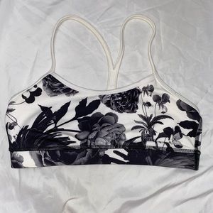 Lululemon Athletica Sports Bra 🍋⛹🏼‍♀️